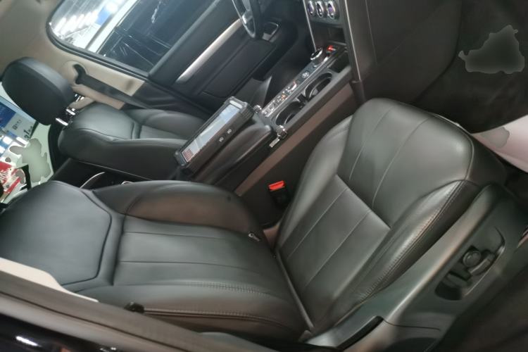 Used Land Rover Discovery 2020 3.0 SC V6 30th Anniversary Special Edition Right Front Seat
