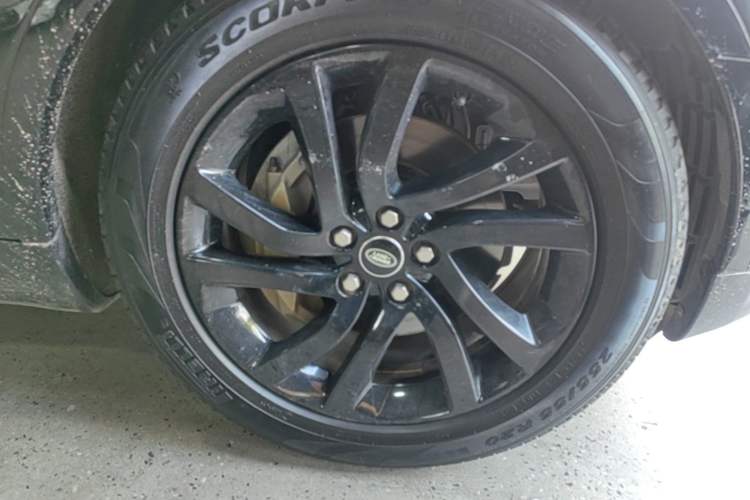 Used Land Rover Discovery 2020 3.0 SC V6 30th Anniversary Special Edition Right Front Wheel Hub