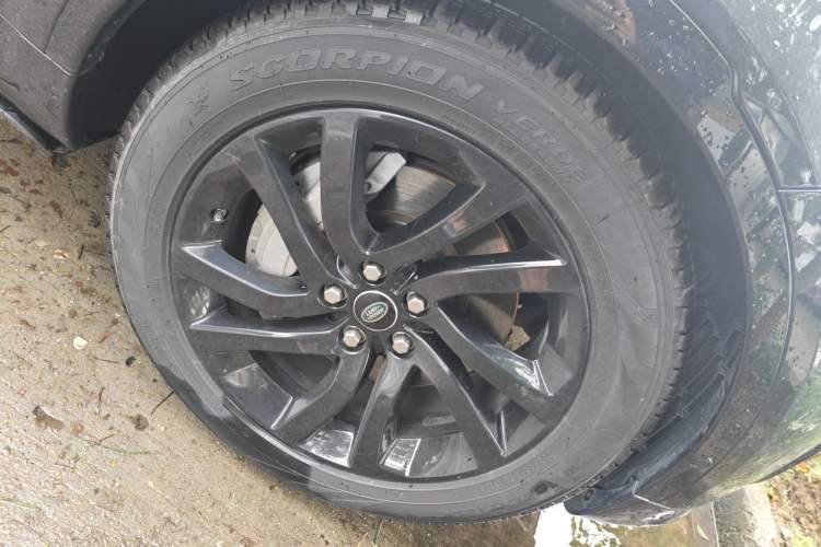 Used Land Rover Discovery 2020 3.0 SC V6 30th Anniversary Special Edition Right Front Wheel Hub