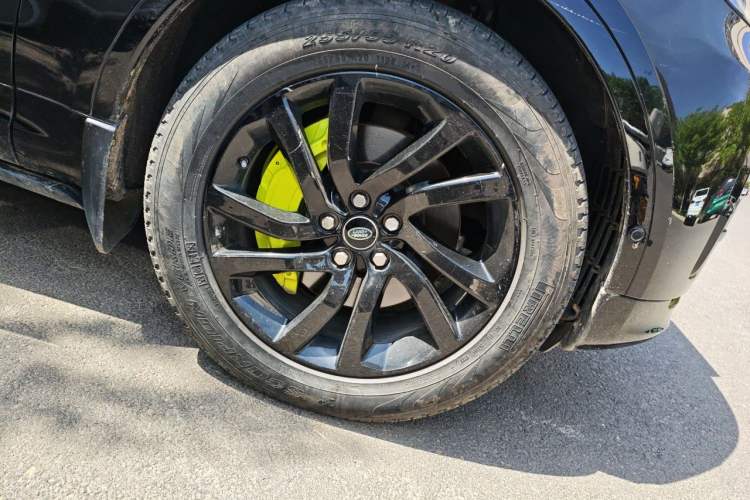 Used Land Rover Discovery 2020 3.0 SC V6 30th Anniversary Special Edition Right Front Wheel Hub