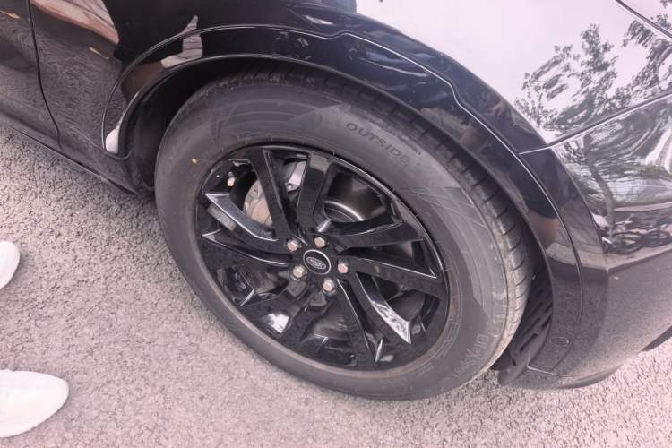 Used Land Rover Discovery 2020 3.0 SC V6 30th Anniversary Special Edition Right Front Wheel Hub