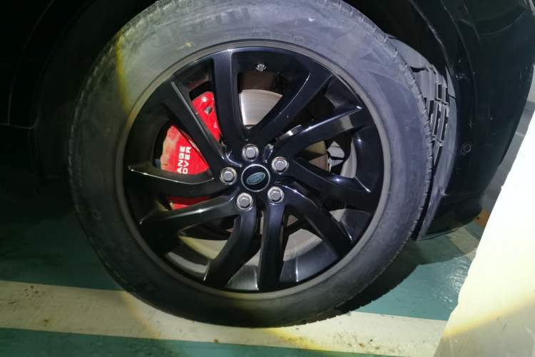 Used Land Rover Discovery 2020 2.0T 30th Anniversary Special Edition Right Front Wheel Hub