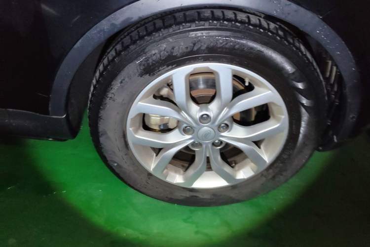 Used Land Rover Discovery 2020 2.0T SE Right Front Wheel Hub