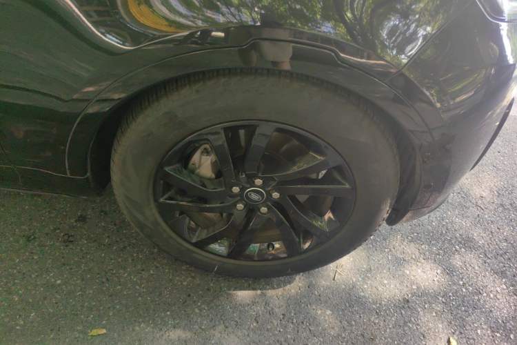 Used Land Rover Discovery 2020 3.0 SC V6 30th Anniversary Special Edition Right Front Wheel Hub