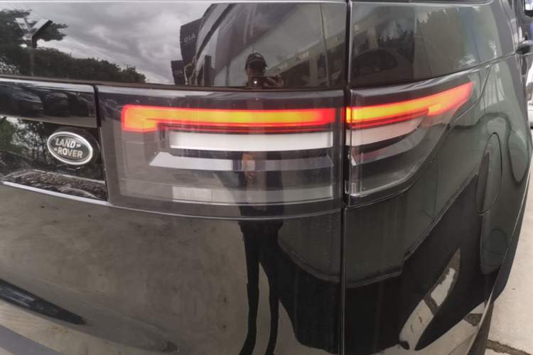 Used Land Rover Discovery 2020 2.0T SE Right Rear Taillight