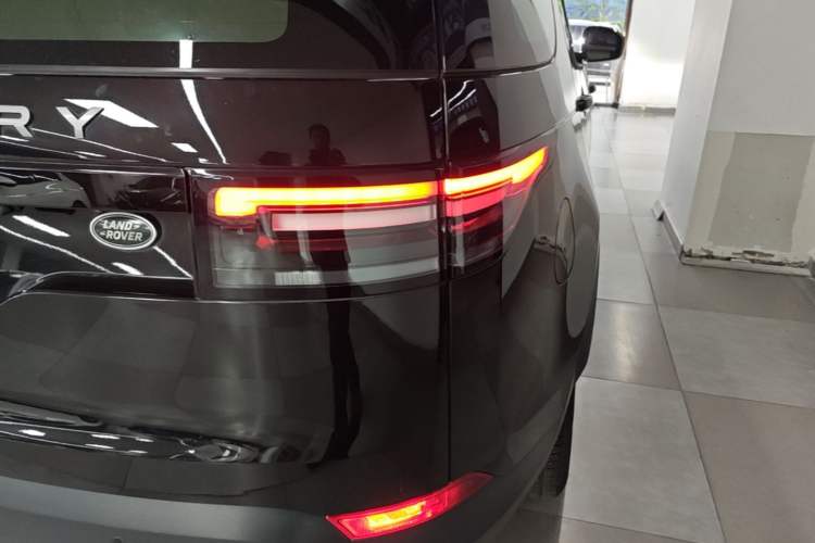 Used Land Rover Discovery 2020 2.0T SE Right Rear Taillight