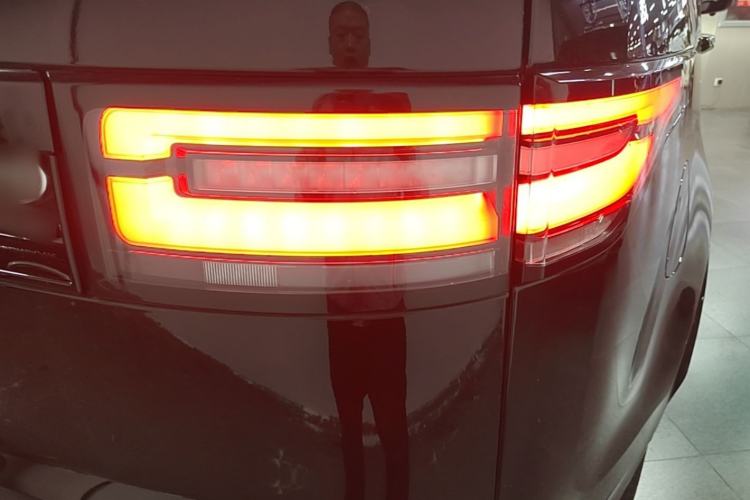 Used Land Rover Discovery 2020 3.0 SC V6 30th Anniversary Special Edition Right Rear Taillight