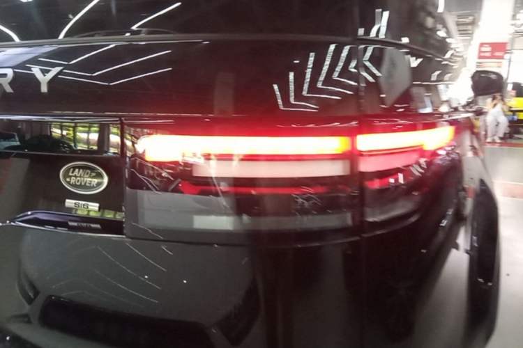 Used Land Rover Discovery 2020 3.0 SC V6 SE Right Rear Taillight