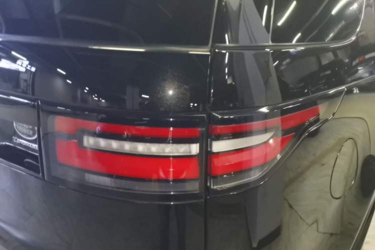 Used Land Rover Discovery 2020 3.0 SC V6 30th Anniversary Special Edition Right Rear Taillight