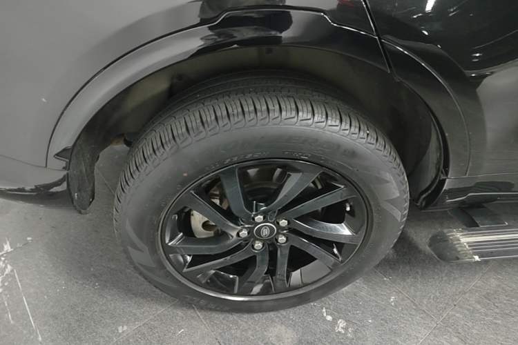 Used Land Rover Discovery 2020 3.0 SC V6 30th Anniversary Special Edition Right Rear Wheel Hub