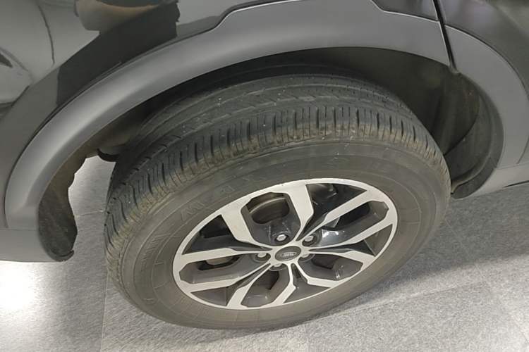Used Land Rover Discovery 2020 2.0T SE Right Rear Wheel Hub