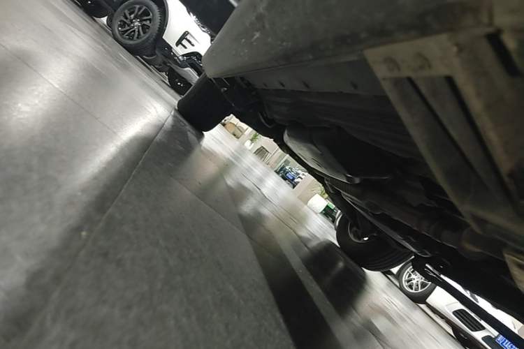 Used Land Rover Discovery 2020 2.0T SE Right Side Sill
