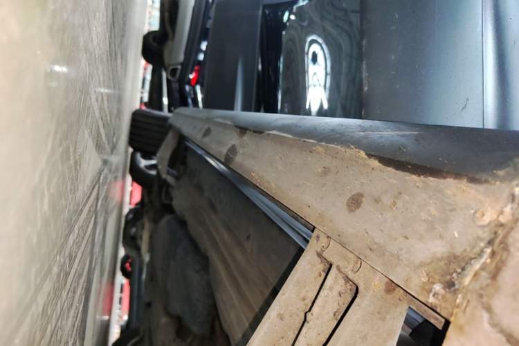 Used Land Rover Discovery 2020 3.0 SC V6 SE Right Side Sill