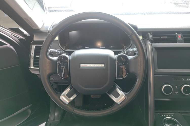 Used Land Rover Discovery 2020 3.0 SC V6 30th Anniversary Special Edition Steering Wheel