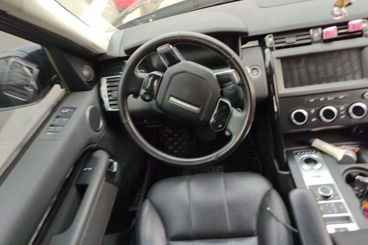 Used Land Rover Discovery 2020 3.0 SC V6 SE Steering Wheel