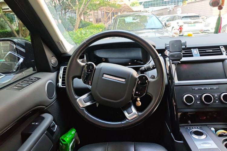 Used Land Rover Discovery 2020 2.0T SE Steering Wheel