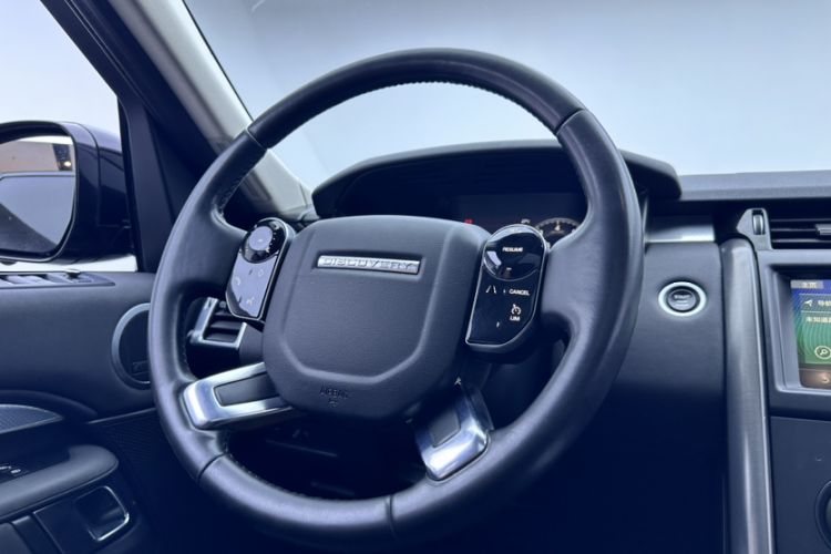Used Land Rover Discovery 2020 3.0 SC V6 30th Anniversary Special Edition Steering Wheel
