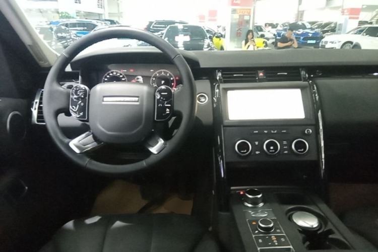 Used Land Rover Discovery 2020 3.0 SC V6 SE Steering Wheel