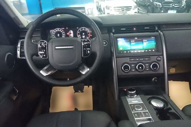 Used Land Rover Discovery 2020 3.0 SC V6 30th Anniversary Special Edition Steering Wheel