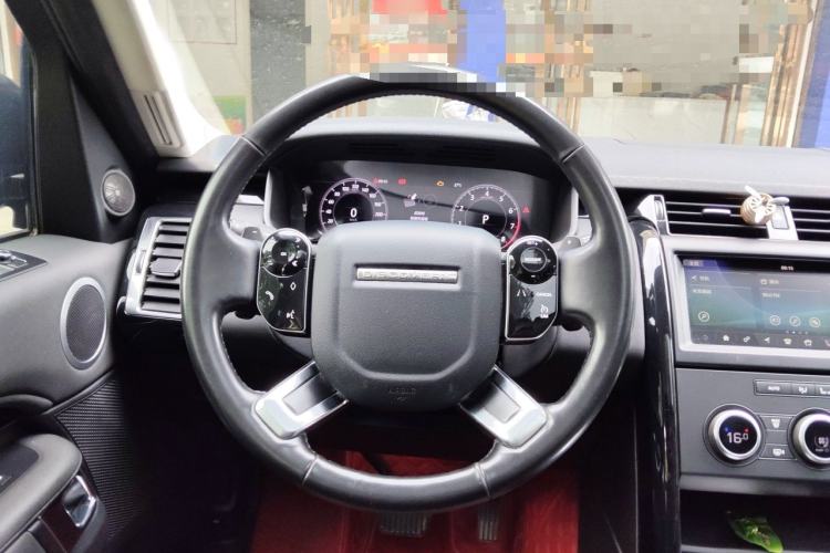 Used Land Rover Discovery 2020 3.0 SC V6 SE Steering Wheel