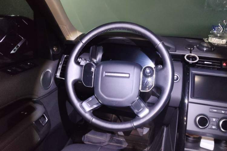 Used Land Rover Discovery 2020 2.0T SE Steering Wheel