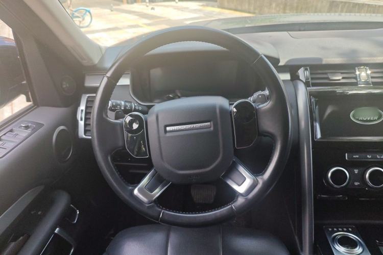 Used Land Rover Discovery 2020 3.0 SC V6 30th Anniversary Special Edition Steering Wheel
