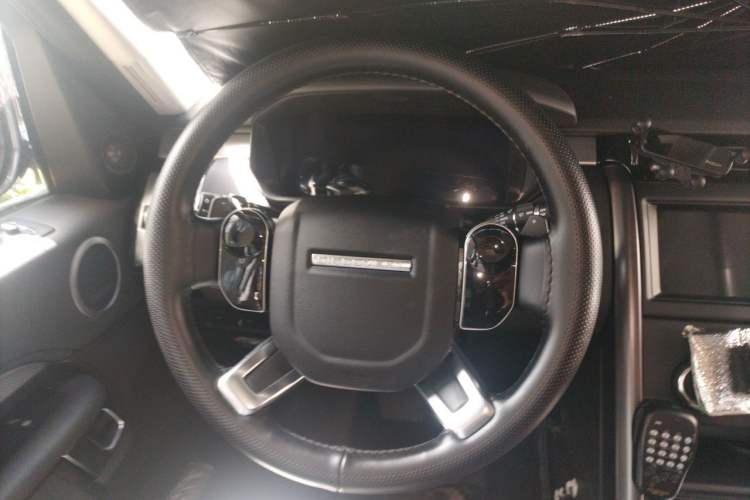 Used Land Rover Discovery 2020 3.0 SC V6 30th Anniversary Special Edition Steering Wheel