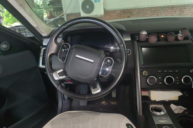 Used Land Rover Discovery 2020 3.0 SC V6 30th Anniversary Special Edition Steering Wheel