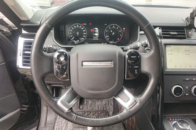Used Land Rover Discovery 2020 3.0 SC V6 SE Steering Wheel