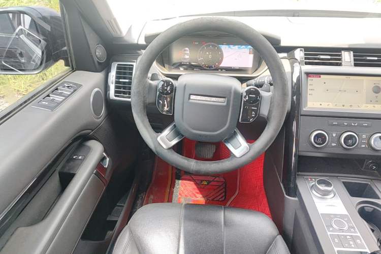 Used Land Rover Discovery 2020 3.0 SC V6 SE Steering Wheel