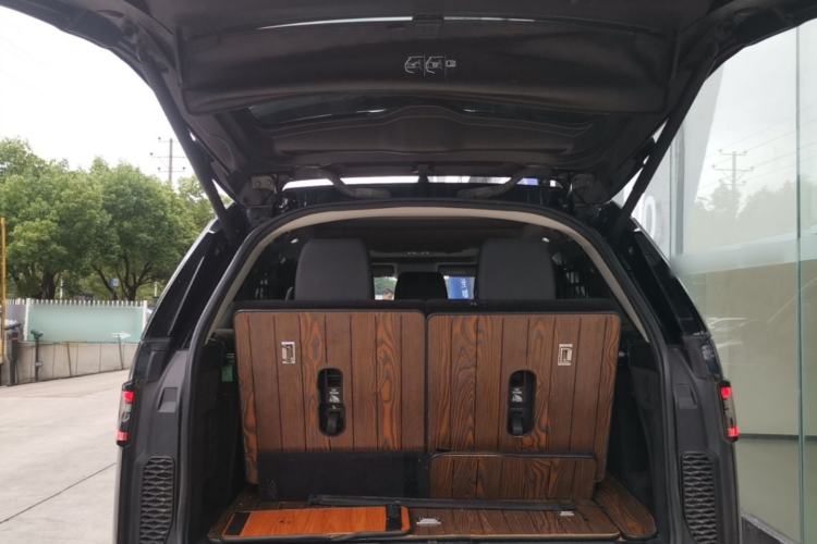 Used Land Rover Discovery 2020 2.0T SE Trunk