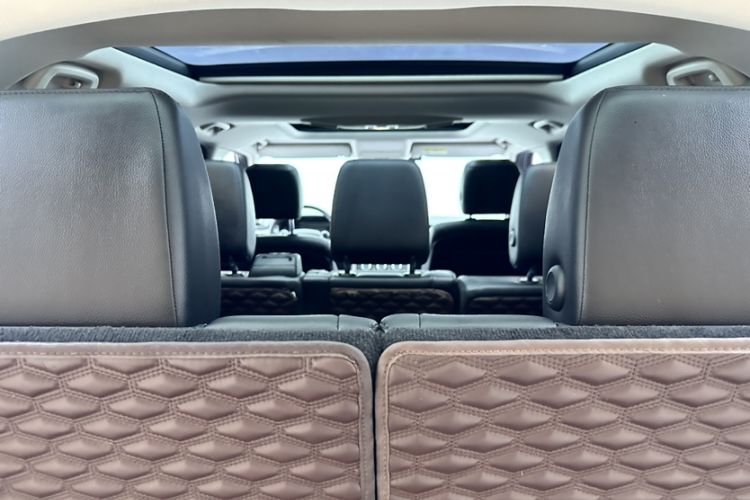 Used Land Rover Discovery 2020 3.0 SC V6 30th Anniversary Special Edition Trunk