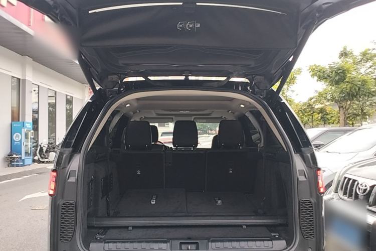 Used Land Rover Discovery 2020 3.0 SC V6 30th Anniversary Special Edition Trunk