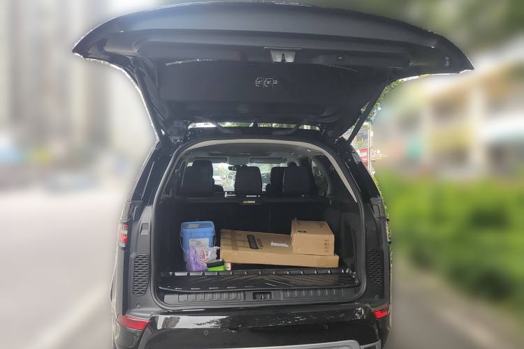 Used Land Rover Discovery 2020 2.0T 30th Anniversary Special Edition Trunk