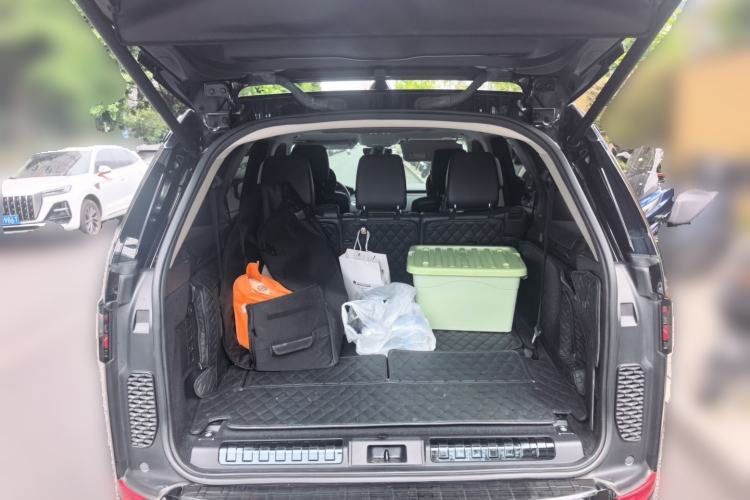 Used Land Rover Discovery 2020 3.0 SC V6 30th Anniversary Special Edition Trunk