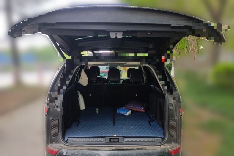 Used Land Rover Discovery 2020 3.0 SC V6 30th Anniversary Special Edition Trunk