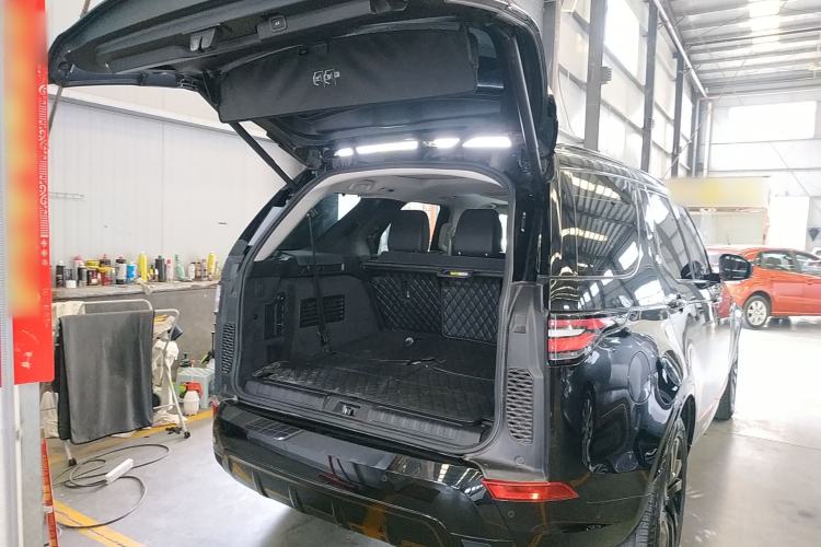 Used Land Rover Discovery 2020 3.0 SC V6 30th Anniversary Special Edition Trunk