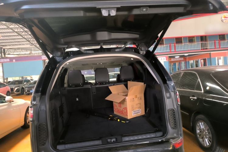 Used Land Rover Discovery 2020 3.0 SC V6 30th Anniversary Special Edition Trunk