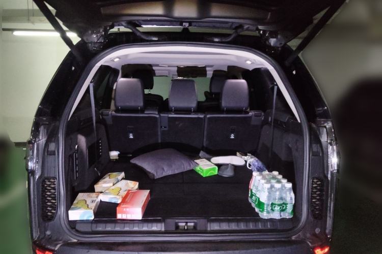 Used Land Rover Discovery 2020 2.0T SE Trunk