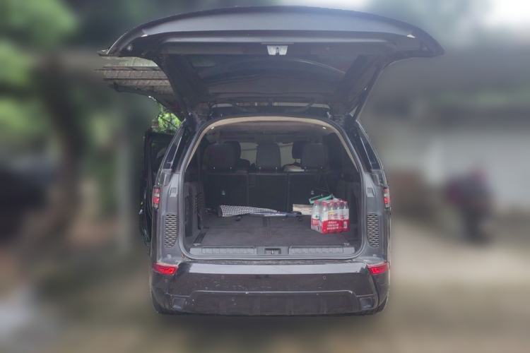 Used Land Rover Discovery 2020 3.0 SC V6 30th Anniversary Special Edition Trunk