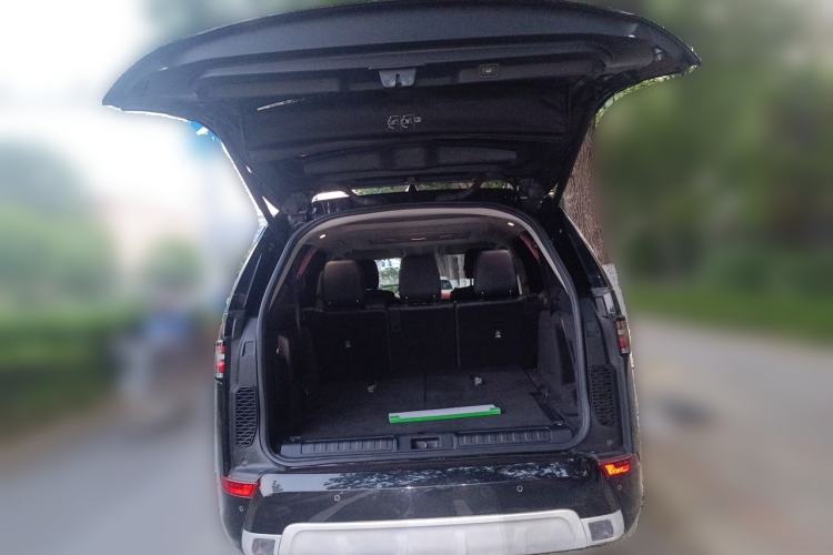 Used Land Rover Discovery 2020 2.0T 30th Anniversary Special Edition Trunk