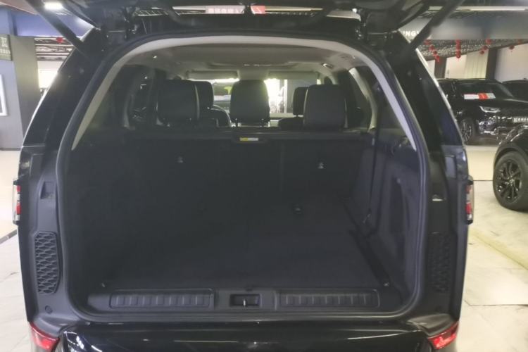 Used Land Rover Discovery 2020 3.0 SC V6 30th Anniversary Special Edition Trunk