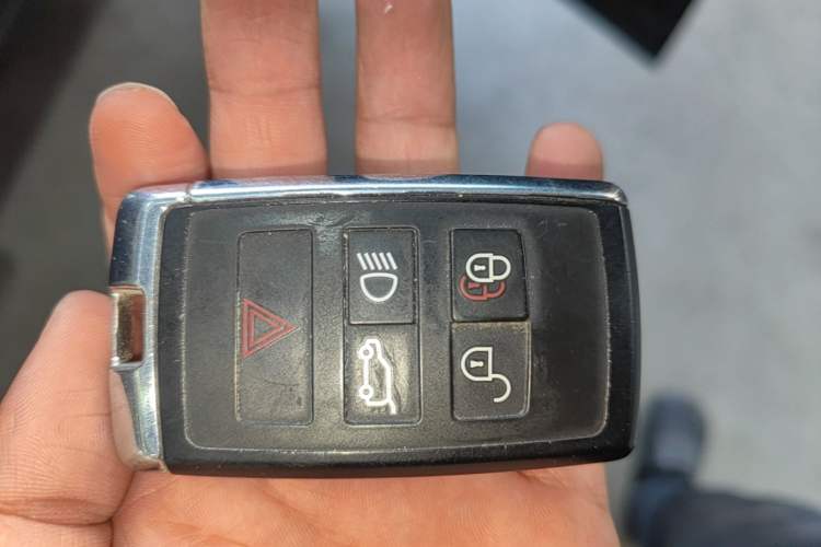 Used Land Rover Discovery 2020 3.0 SC V6 30th Anniversary Special Edition Vehicle Key
