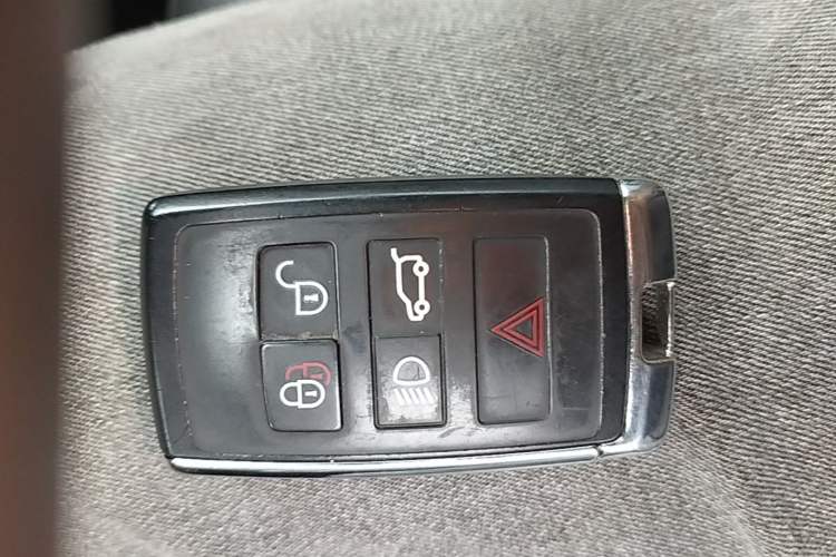 Used Land Rover Discovery 2020 3.0 SC V6 30th Anniversary Special Edition Vehicle Key