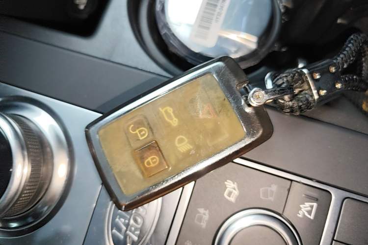 Used Land Rover Discovery 2020 3.0 SC V6 30th Anniversary Special Edition Vehicle Key