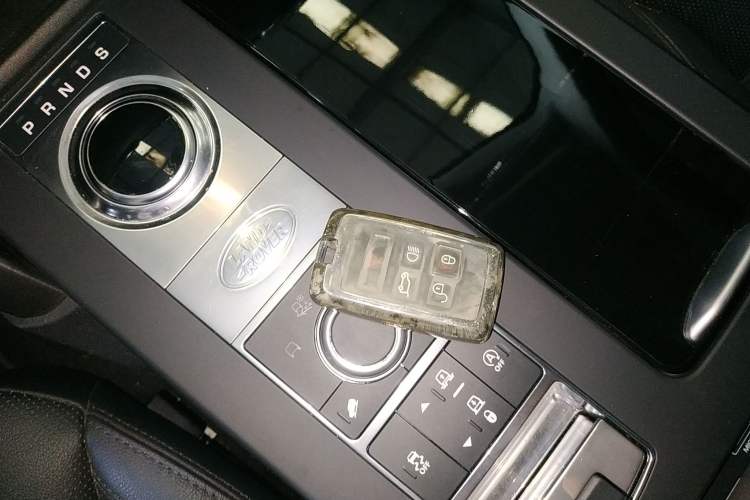 Used Land Rover Discovery 2020 3.0 SC V6 30th Anniversary Special Edition Vehicle Key