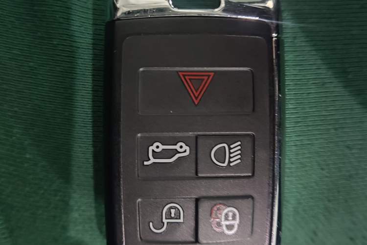 Used Land Rover Discovery 2020 3.0 SC V6 SE Vehicle Key
