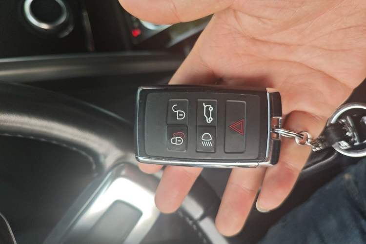 Used Land Rover Discovery 2020 3.0 SC V6 30th Anniversary Special Edition Vehicle Key