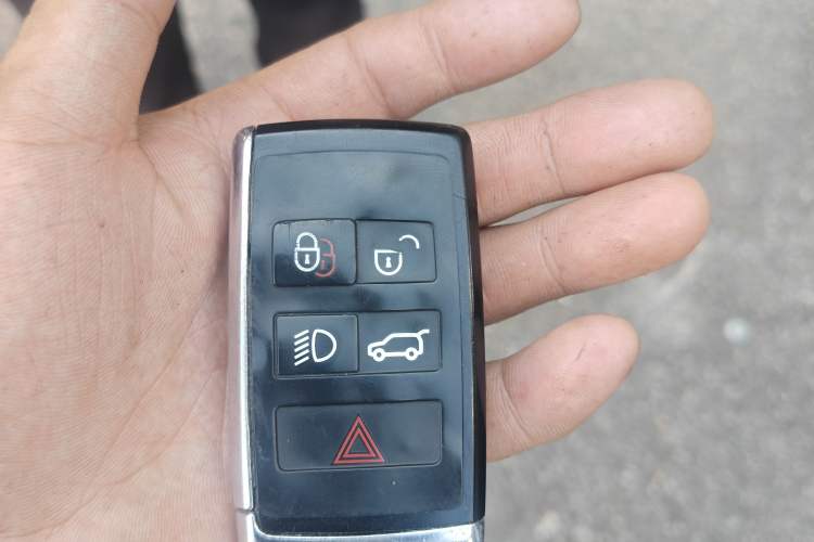 Used Land Rover Discovery 2020 2.0T SE Vehicle Key
