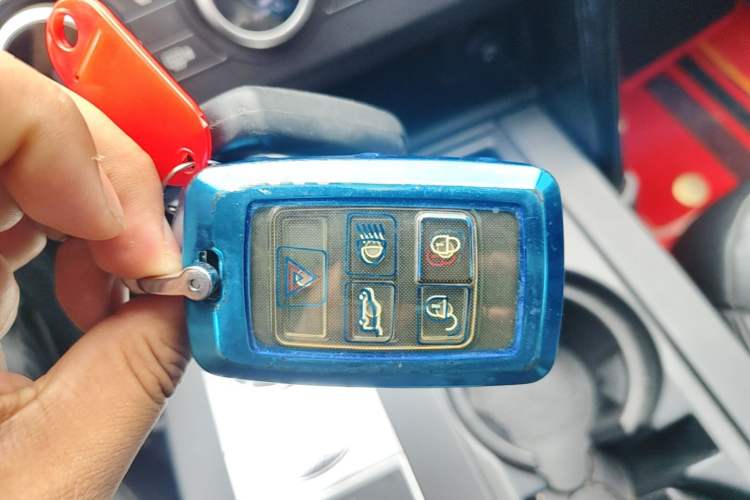 Used Land Rover Discovery 2020 3.0 SC V6 SE Vehicle Key